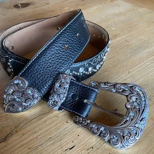Tony Lama western belt in GREAT condition